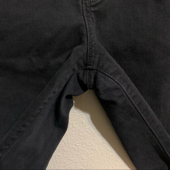 Levi’s 724 black high rise straight leg distressed cropped jeans women’s size 27 - Picture 11 of 11